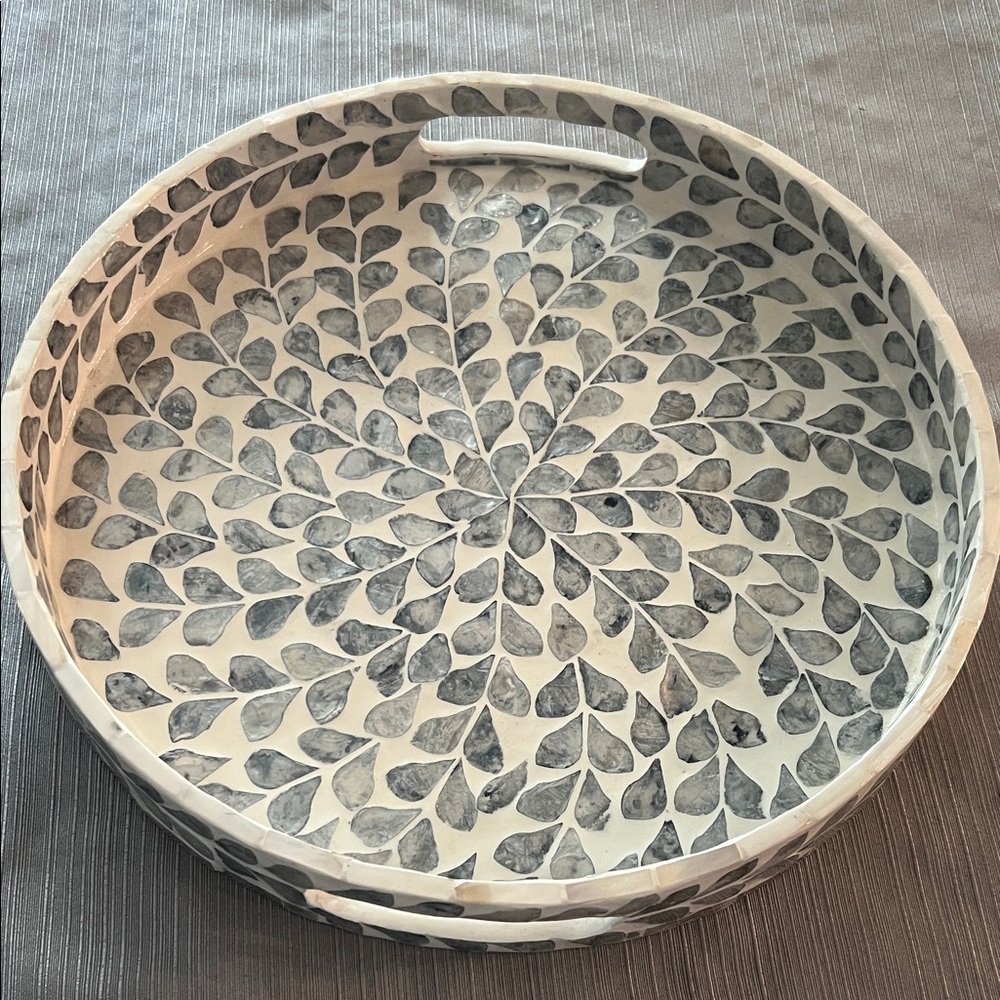 Elegant Gray Leaf Pattern Tray
